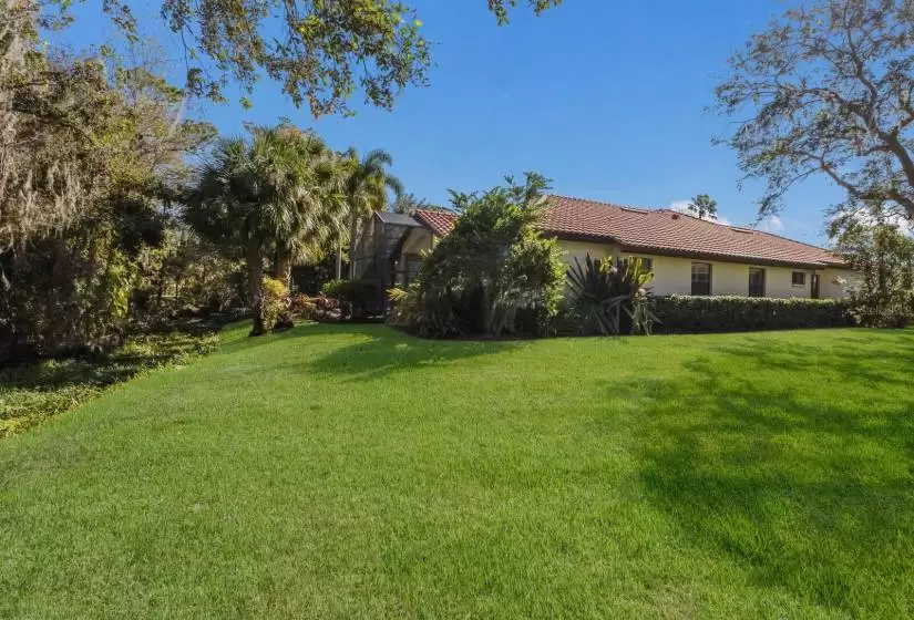 7704 WESTON COURT, LAKEWOOD RANCH, Florida 34202, 5 Bedrooms Bedrooms, ,3 BathroomsBathrooms,Single Family Residence,For Sale,WESTON,MFRA4629607